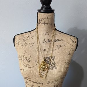 Gold chain and pendant